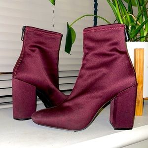 Maroon ankle sock booties